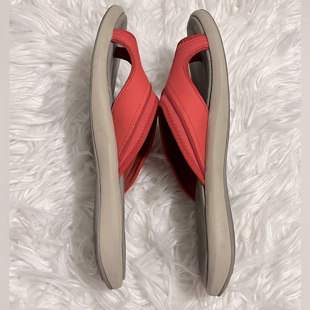 Columbia Kea ll Orange Red One Toe Loop Sandals Size 10 - Picture 3 of 5